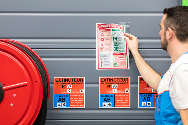 Kang Easy Load itseliimautuva kyltin tasku, pysyvä, A4