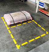 Selvklæbende gulvmarkeringssymbol, Stribe