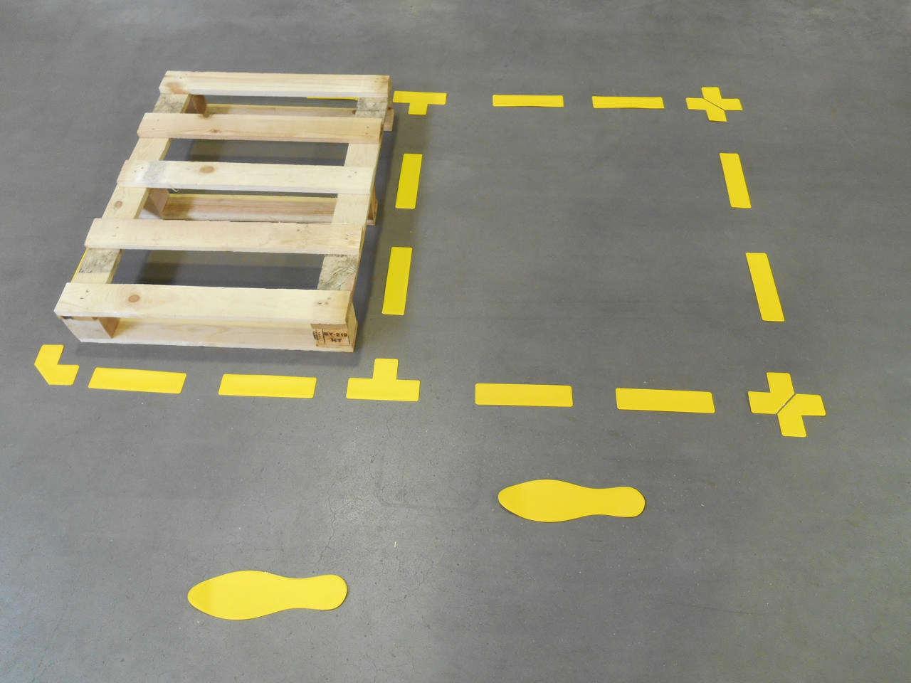 Självhäftande golvmarkeringssymbol, rand