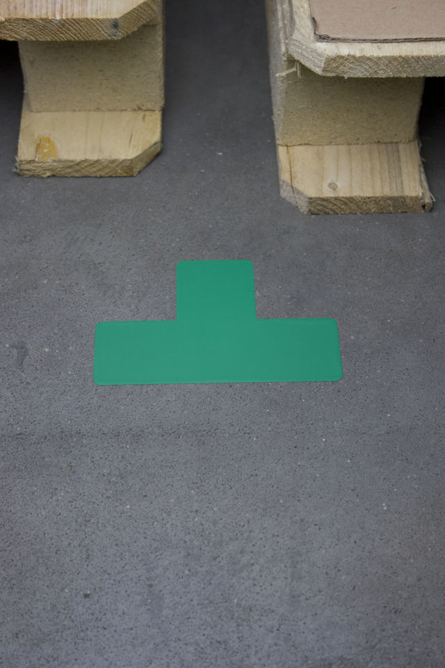 Selvklæbende gulvmarkeringssymbol, T formet