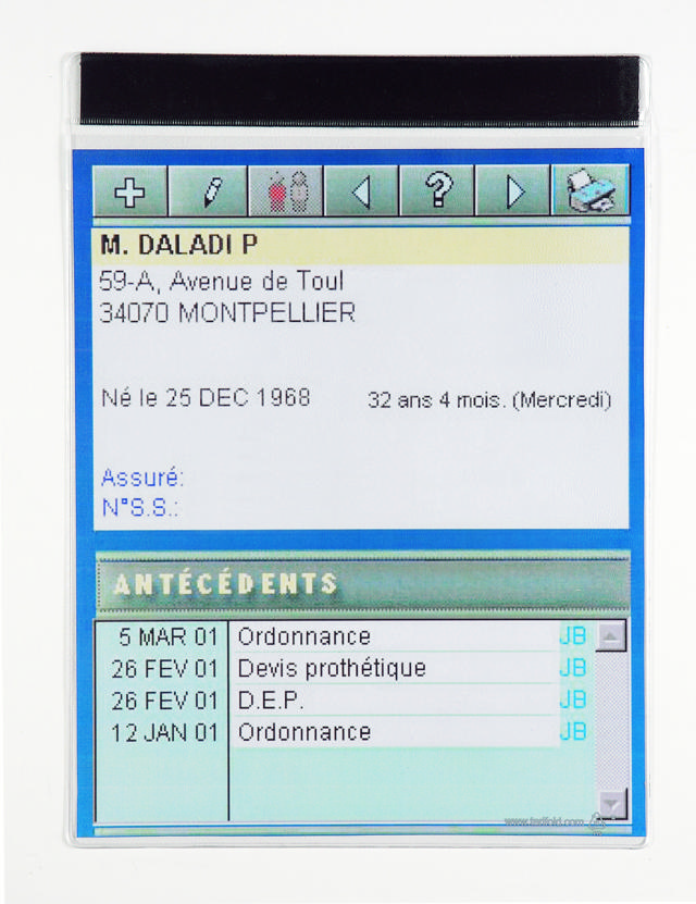 Suuri kapasiteettinen magneettitasku, A4