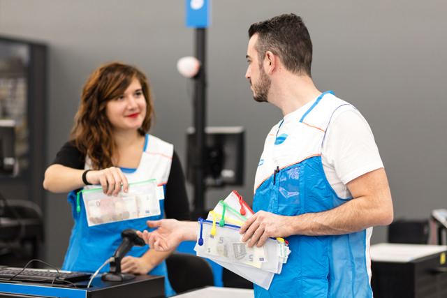 Förvaringspåse med dragkedja, checkhäfte storlek