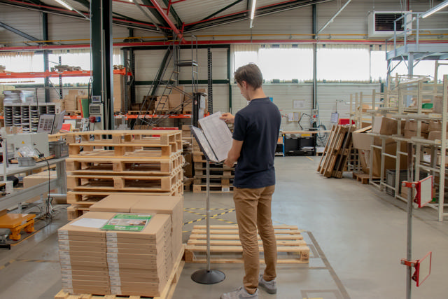 Tarifold Metal Floor Document Display System, A4, 10 pockets