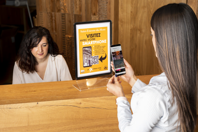 Expositor de sobremesa acrílico con marco Magneto A4, en forma de T, 2 caras, vertical