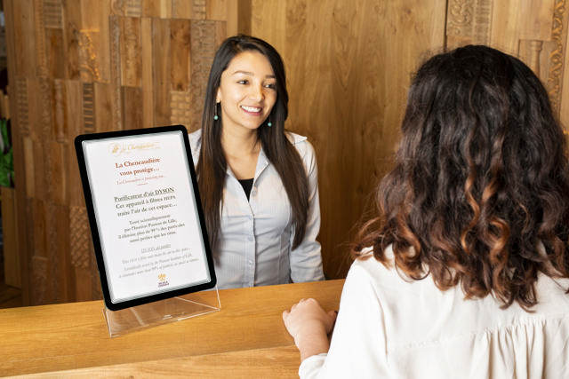 Acryl L-Ständer mit Magneto Inforahmen DIN A4