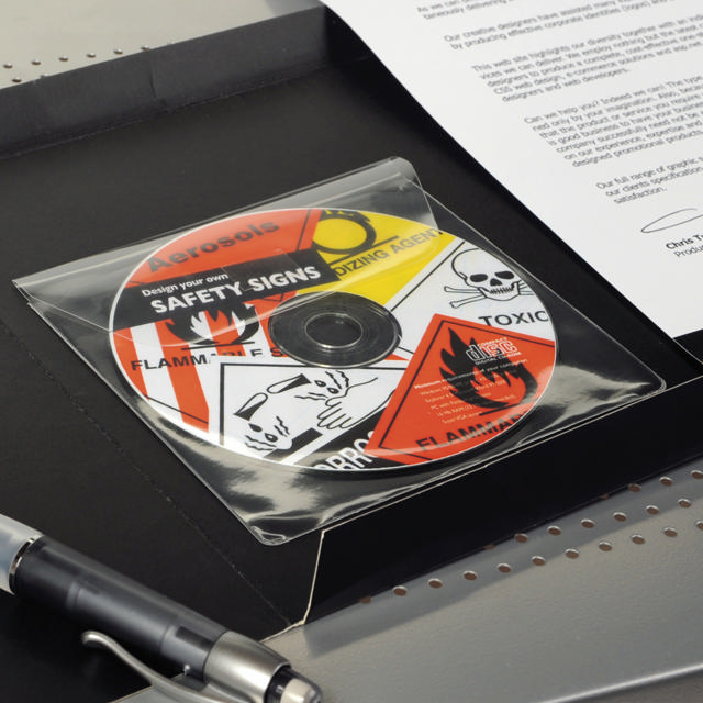 Itsekiinnittyvä CD-tasku, läpällinen, pysyvä